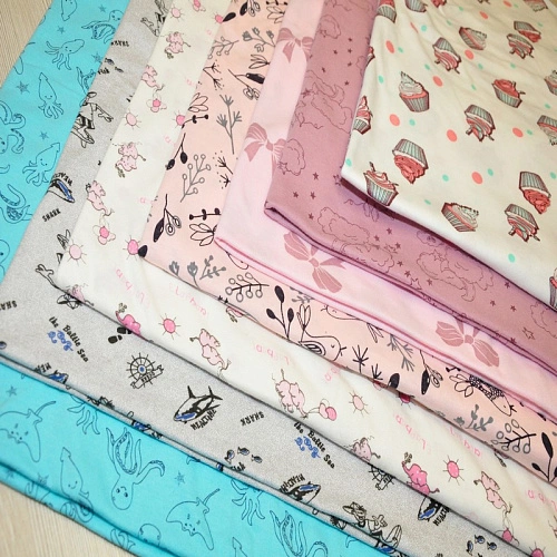 Кулирная гладь набивная "Пудровые облака"