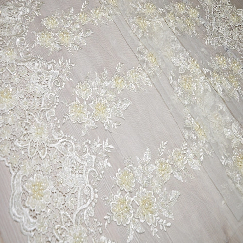 Вышивка на сетке с биссером (сливочный)