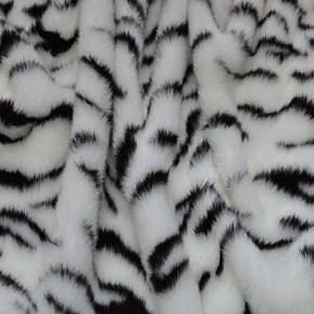 Гладкокрашенный "под норку" (черный + белый)