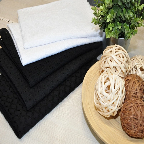 Батист вышитый, прошва квадратики (черный)