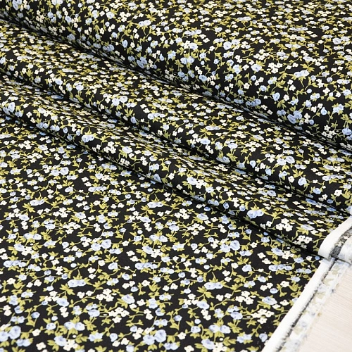 Штапель принт голубые цветочки на черном фоне