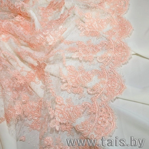 Вышивка на сетке (персиковый)