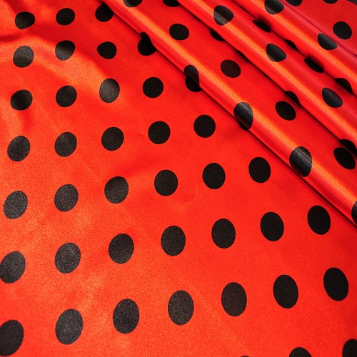 Атлас тонкий принт (красный фон черный горох 2,5см)