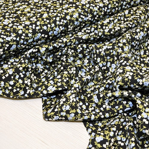 Штапель принт голубые цветочки на черном фоне