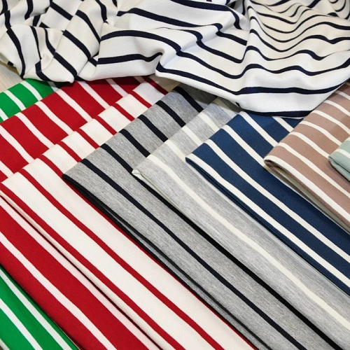 Кулирная гладь "Тельняшка" "2см-0,5см молочный +т.синий"