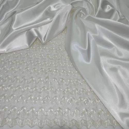 Гипюр Индонезия (молочный с желтым оттенком)