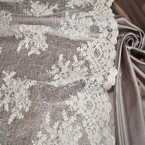 Вышивка на сетке с пайетками "Скарлет" (молочный)