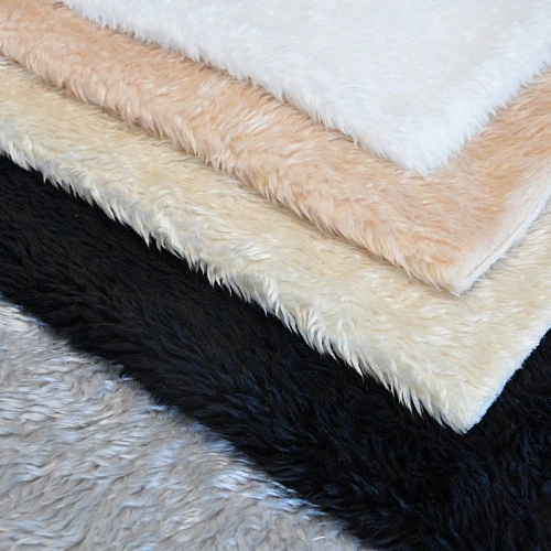 С отделкой под овчинку (черный)