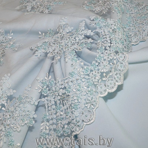 Вышивка на сетке с биссером (нежно-голубой)