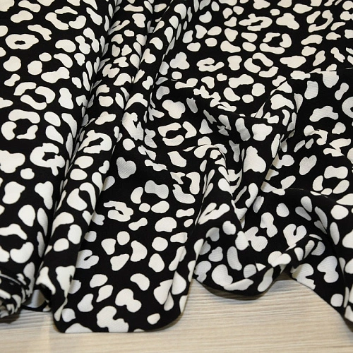 Штапель "Твил" Пятна на черном фоне