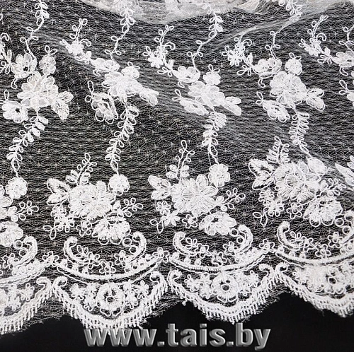 Вышивка на сетке (белый)