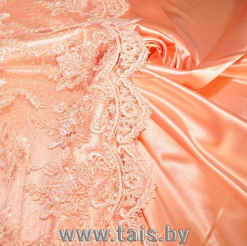 Вышивка на сетке (персиковый)