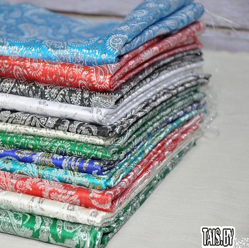 Парча жаккард мелкие огурцы (красный)