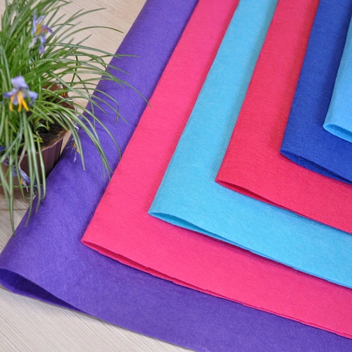 Фетр рулонный 1мм (василек)