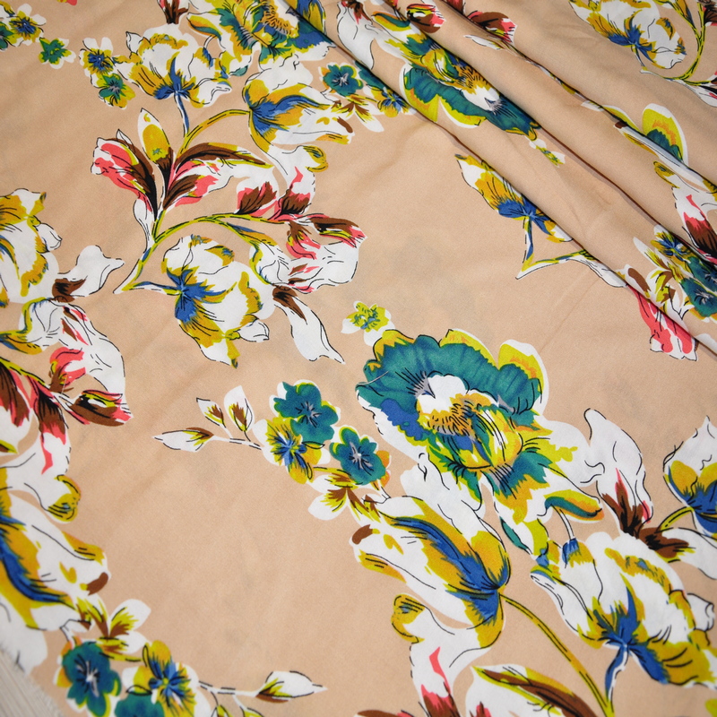 Штапель принт "Цветы на бежевом фоне"