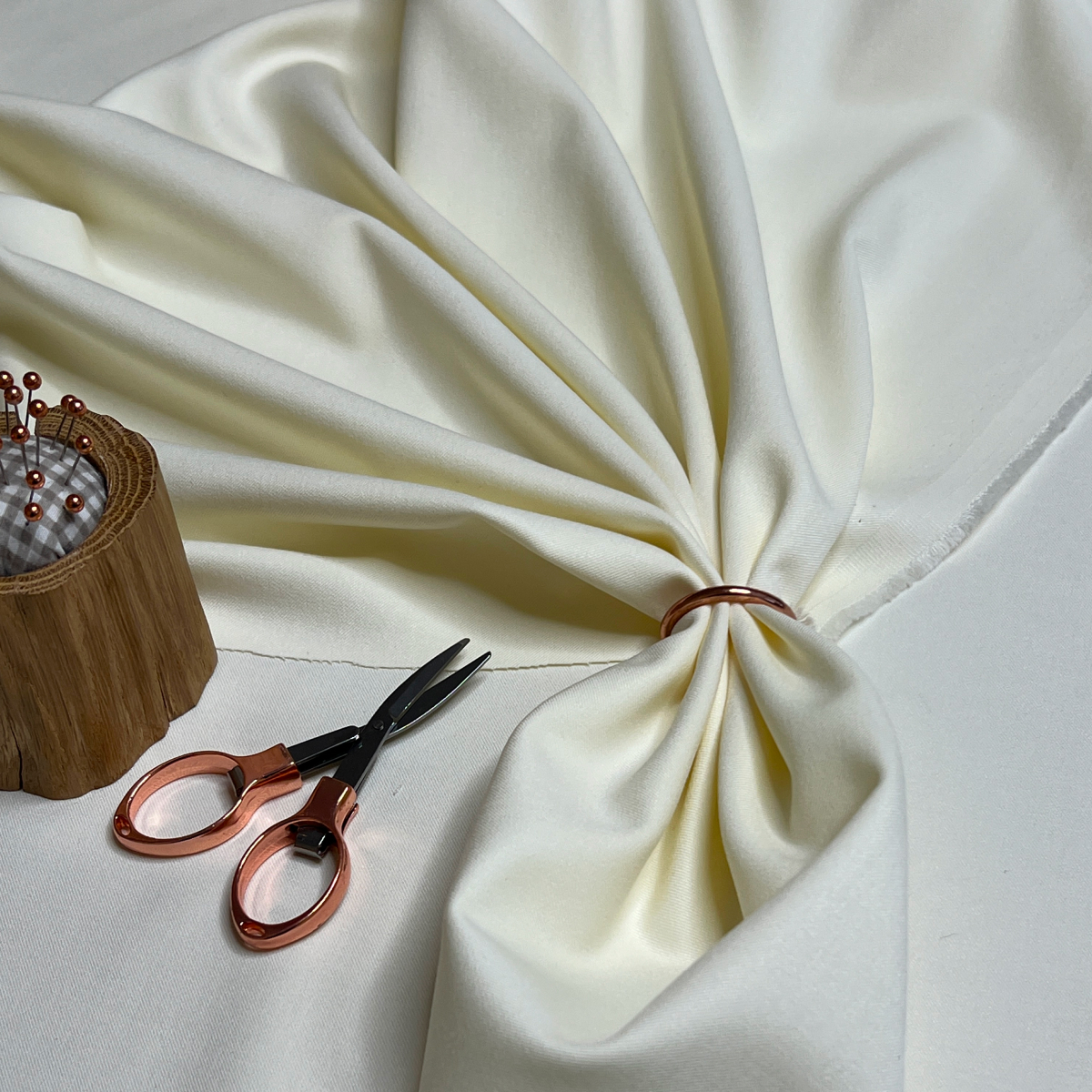 Костюмная ткань "Бостон" (сливочный) скидки на ткани в Минске оптом и в розницу | Трикотаж tais.by