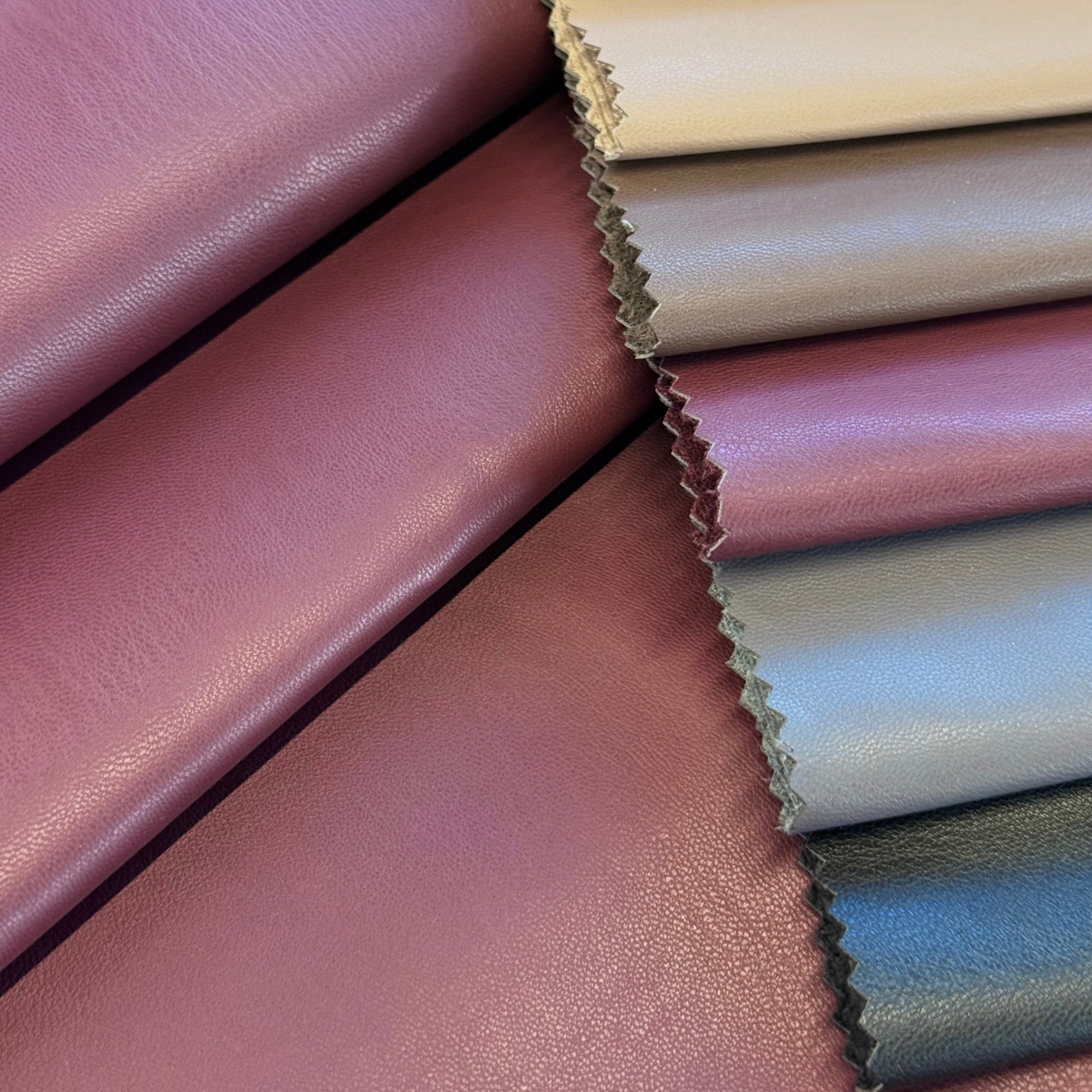 Экокожа на замшевой основе (бургунди) скидки на ткани в Минске оптом и в розницу | Трикотаж tais.by