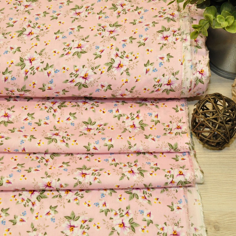 Штапель принт 23 цветочки на розовом фоне