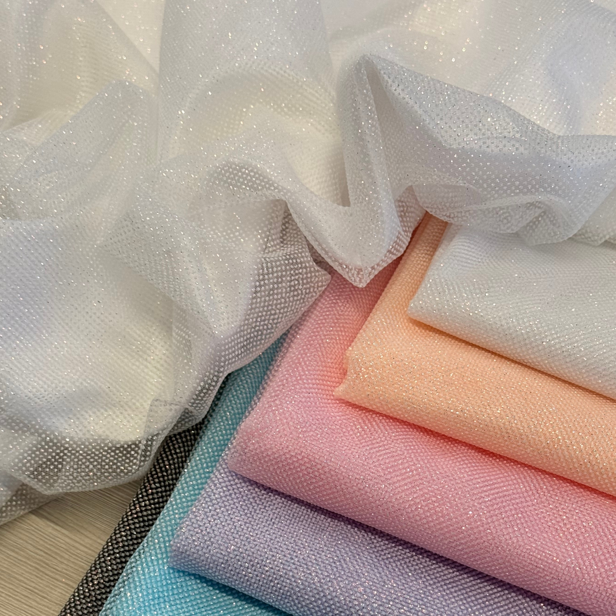 Фатин Глиттер (белый) скидки на ткани в Минске оптом и в розницу | Трикотаж tais.by