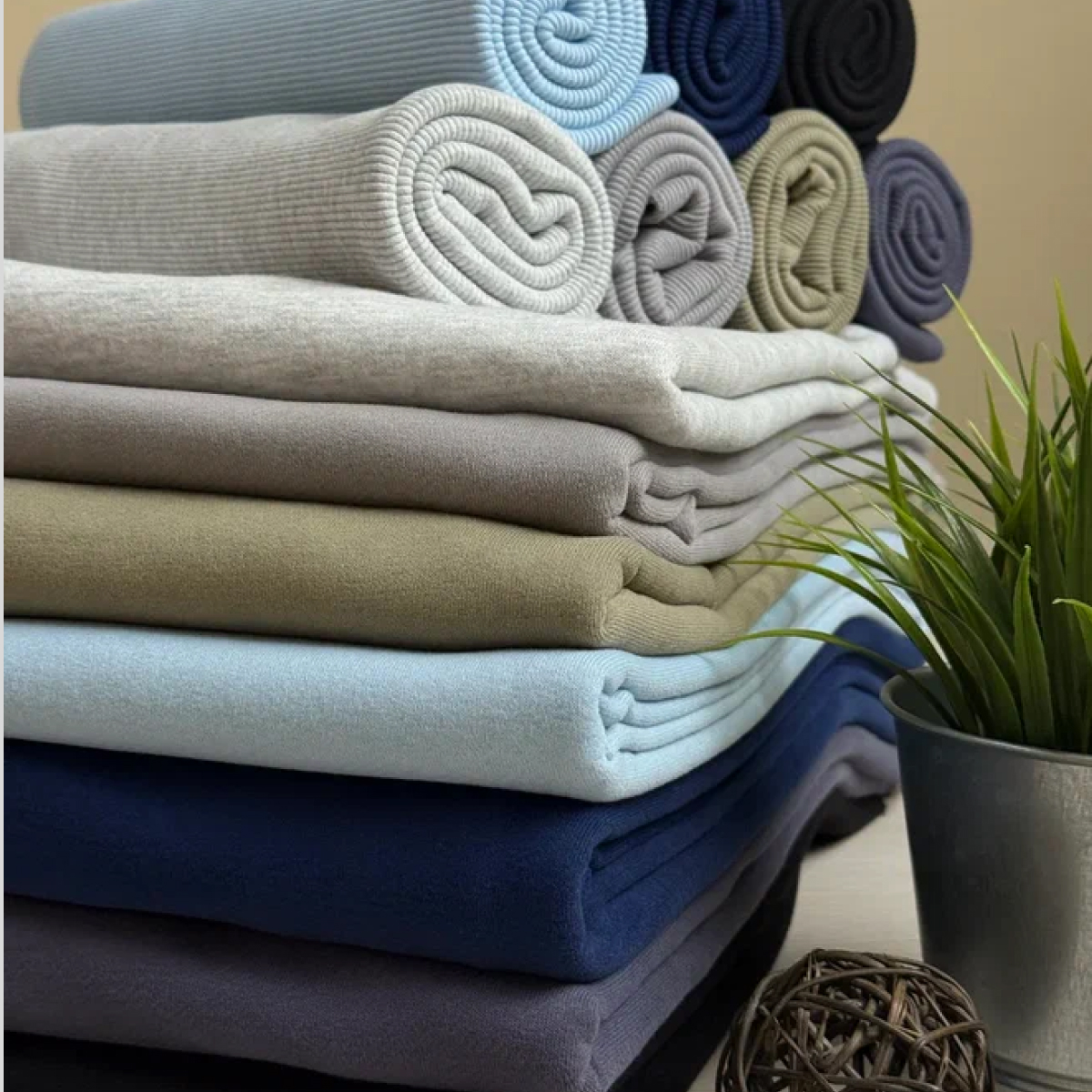 Футер 3-х нитка с эффектом велюра (графит) скидки на ткани в Минске оптом и в розницу | Трикотаж tais.by