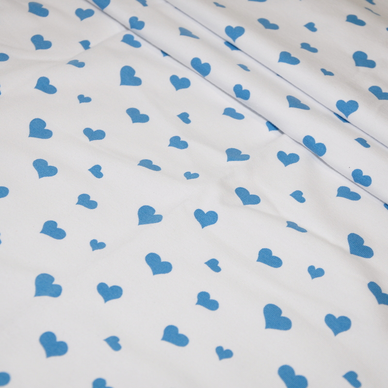 Кулирная гладь набивная "Сердечки на белом фоне"