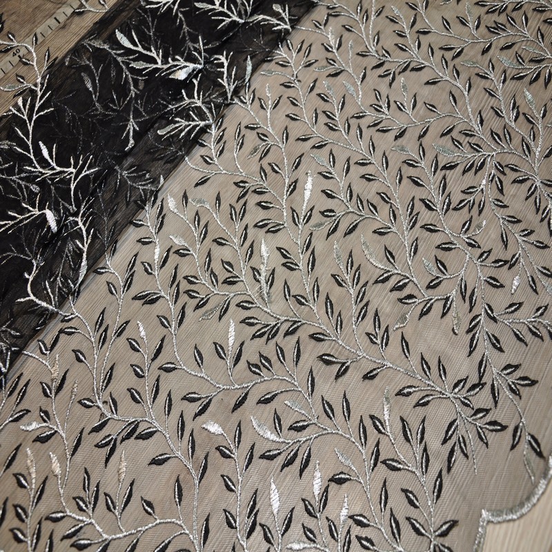 Вышивка на сетке (черный+серебро)