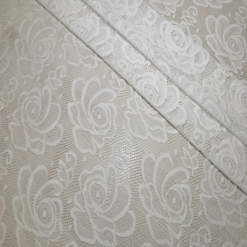 Гипюр (молочный)