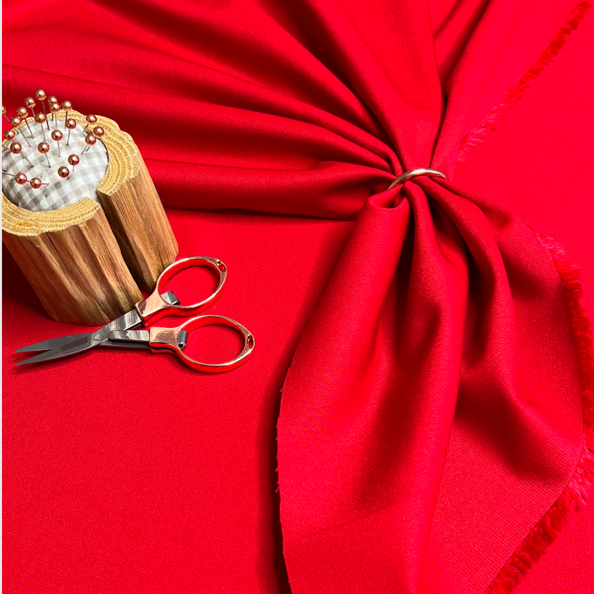 Костюмная ткань "Бостон" (красный) скидки на ткани в Минске оптом и в розницу | Трикотаж tais.by