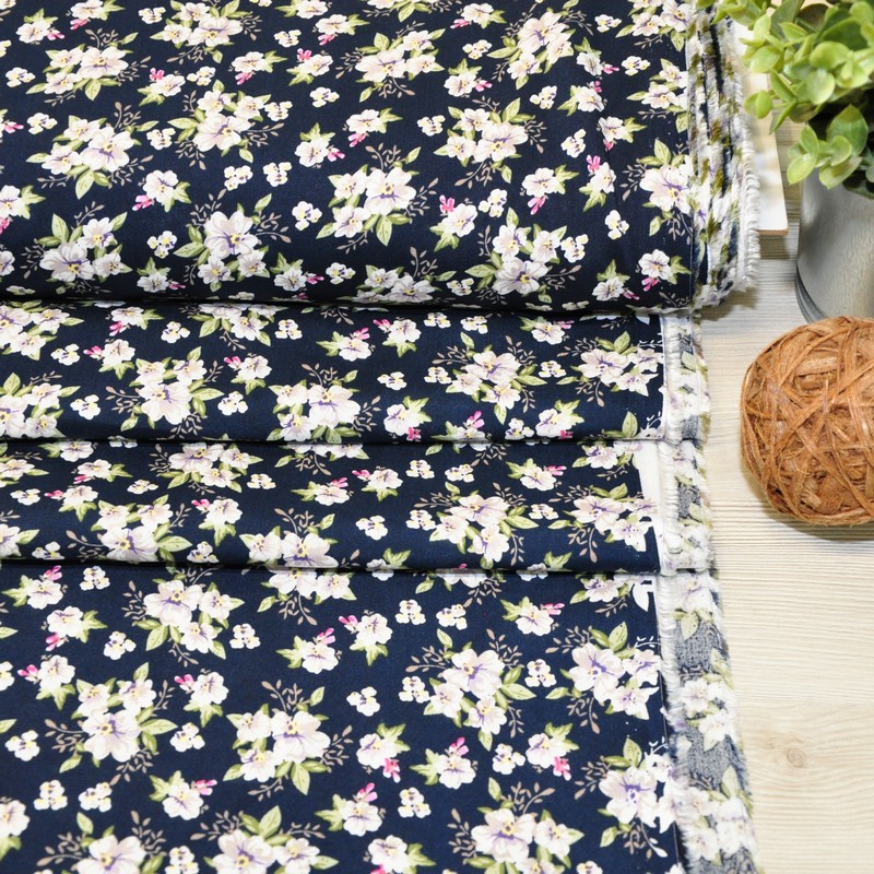 Штапель принт 23 цветочки на синем фоне