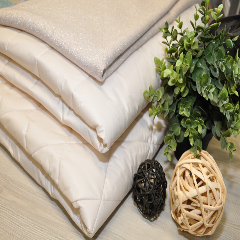 Плащевка стеганая Милан"полоска" утиплитель изософт 200(ivory)