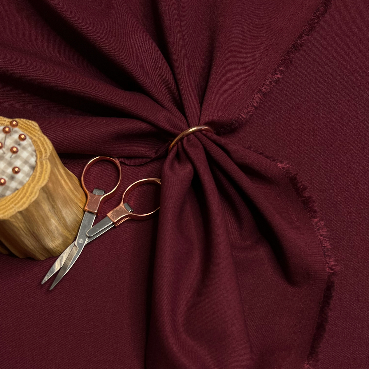 Костюмная ткань "Бостон" (бургунди) скидки на ткани в Минске оптом и в розницу | Трикотаж tais.by