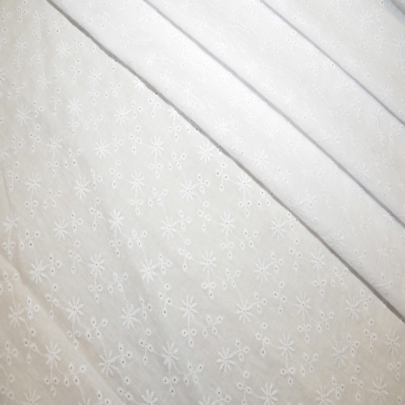 Батист вышитый, прошвацветочек мелкий (белый)