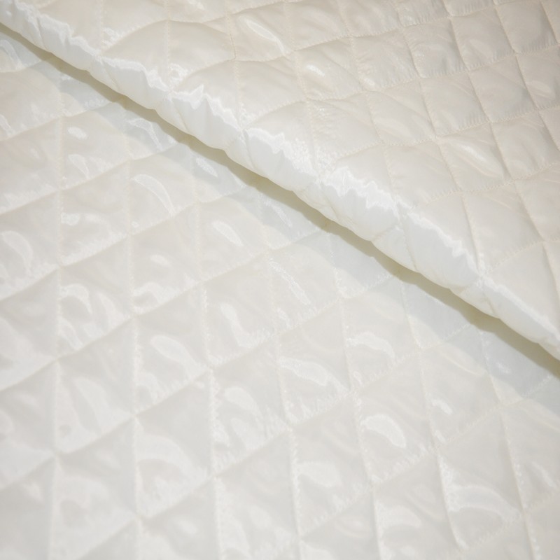 Подкладка стеганая на синтепоне (молочный) скидки на ткани в Минске оптом и в розницу | Трикотаж tais.by