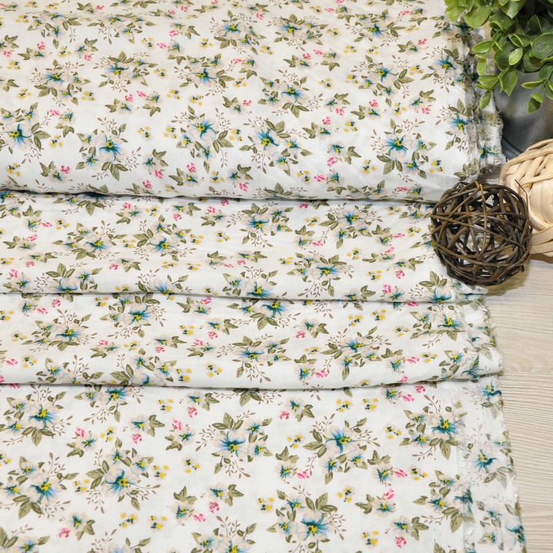 Штапель принт 23 цветочки на белом  фоне