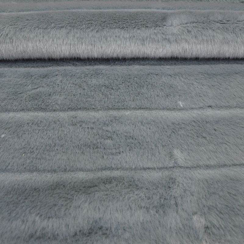 Гладкокрашенный "под норку с фасонной стрижкой" (серый)